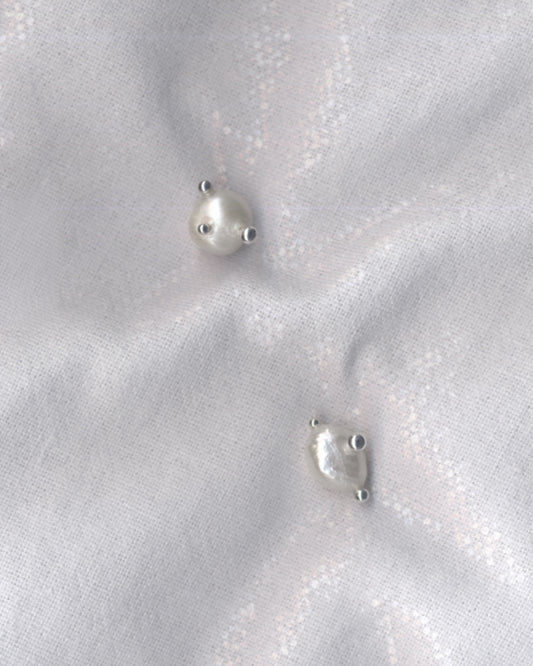 珍珠滴露耳釘