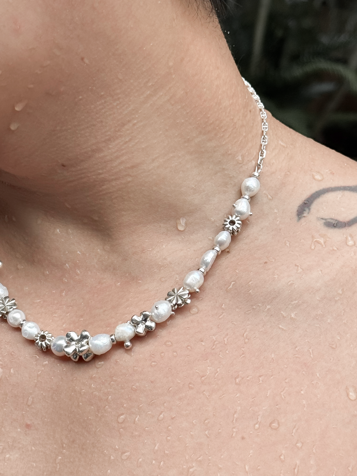 花叢珍珠滴露項鏈